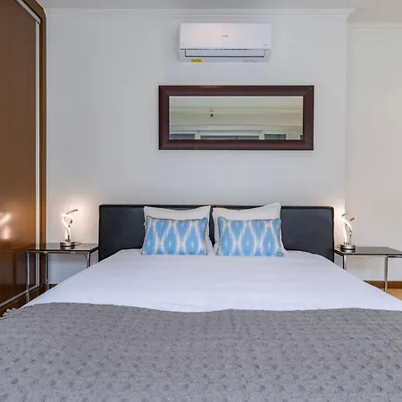 Bright 2bdr Duplex With Balcony By Lovelystay