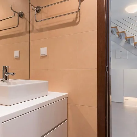 Apartment Bright 2bdr Duplex With Balcony By Lovelystay Lissabon