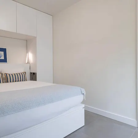 Bright 2bdr Duplex With Balcony By Lovelystay Apartment *