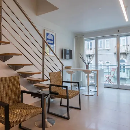 Lejlighed Bright 2bdr Duplex With Balcony By Lovelystay *