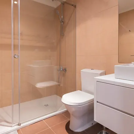 Апартаменты Bright 2bdr Duplex With Balcony By Lovelystay Лиссабон