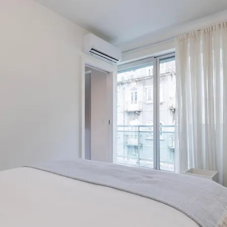 Bright 2bdr Duplex With Balcony By Lovelystay Апартаменты *