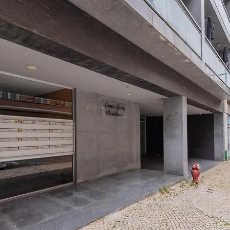 Апартаменты Bright 2bdr Duplex With Balcony By Lovelystay Лиссабон