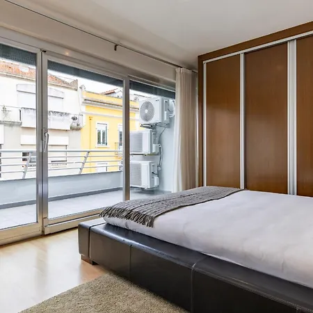 Bright 2bdr Duplex With Balcony By Lovelystay *